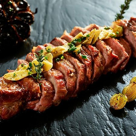 Crowne Plaza Porto By Ihg Hotel Luaran gambar A pork tenderloin