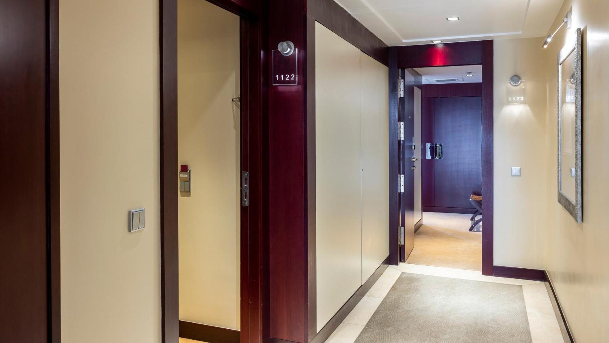 Crowne Plaza Porto By Ihg Hotel Luaran gambar A typical hotel room