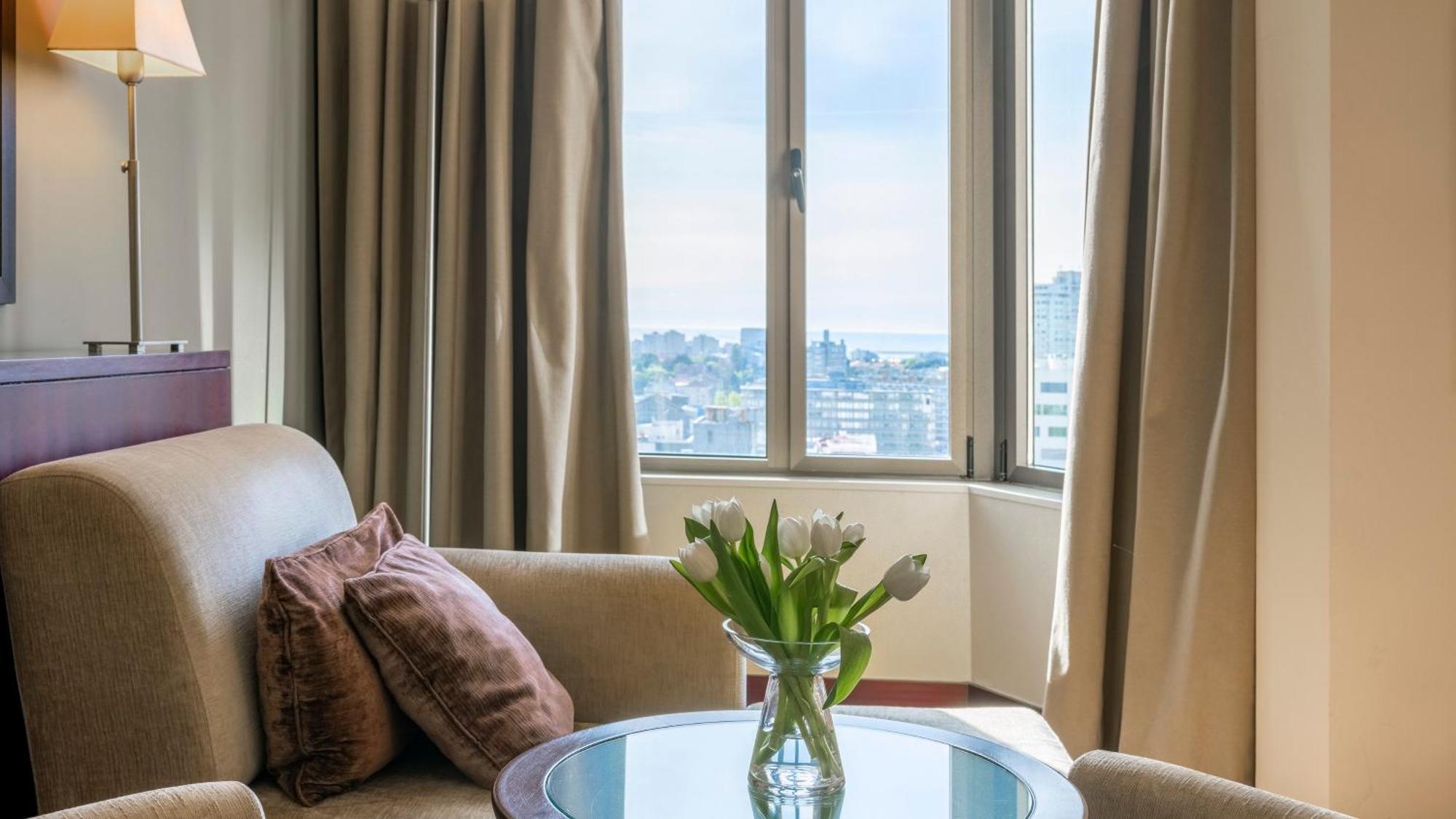 Crowne Plaza Porto By Ihg Hotel Luaran gambar A room at the hotel
