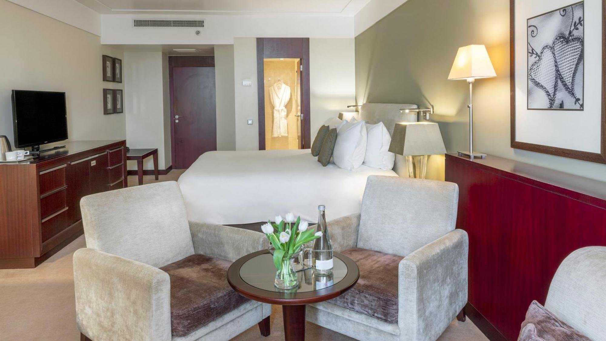 Crowne Plaza Porto By Ihg Hotel Luaran gambar A room at the hotel