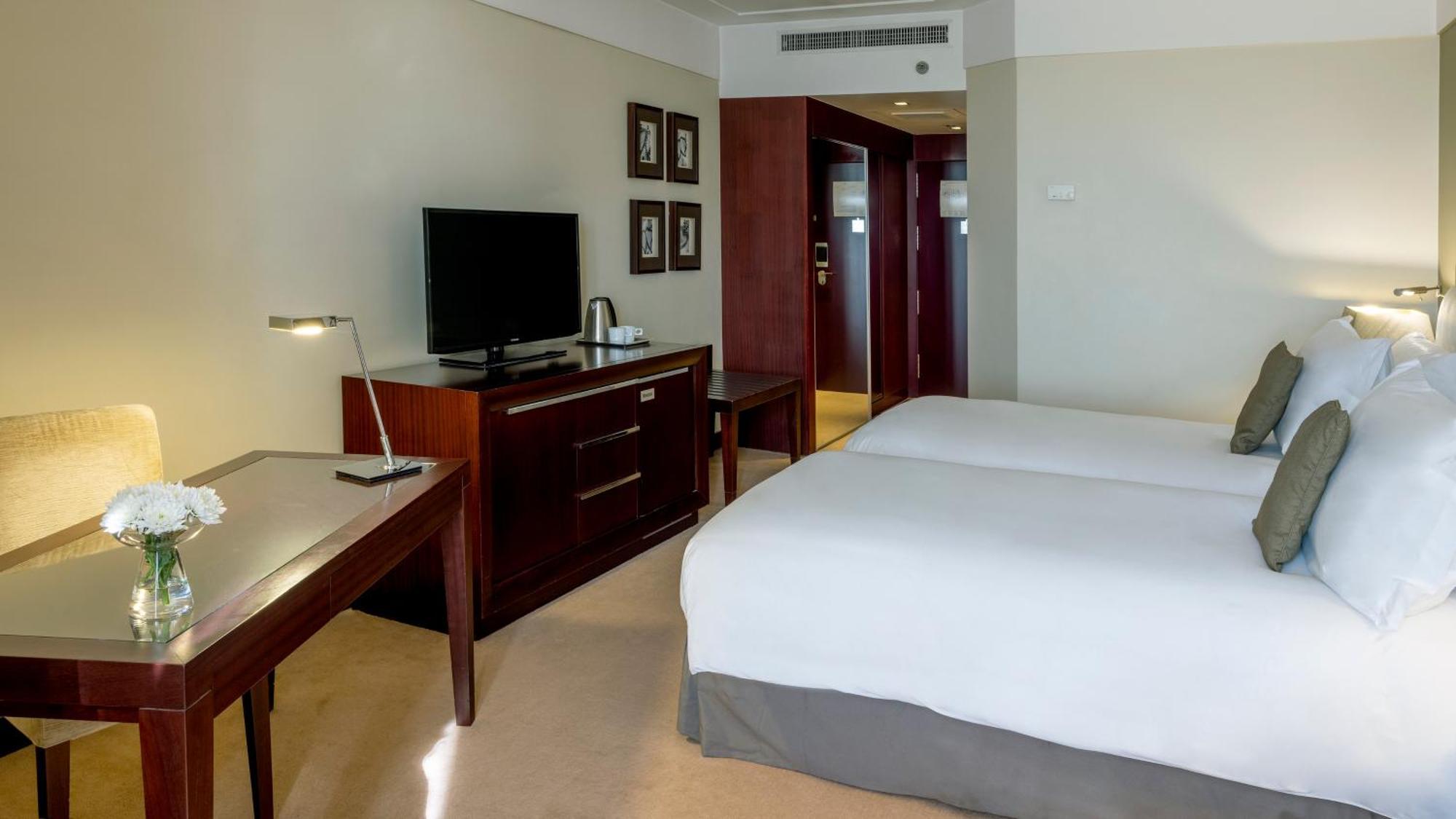 Crowne Plaza Porto By Ihg Hotel Luaran gambar A room at the hotel