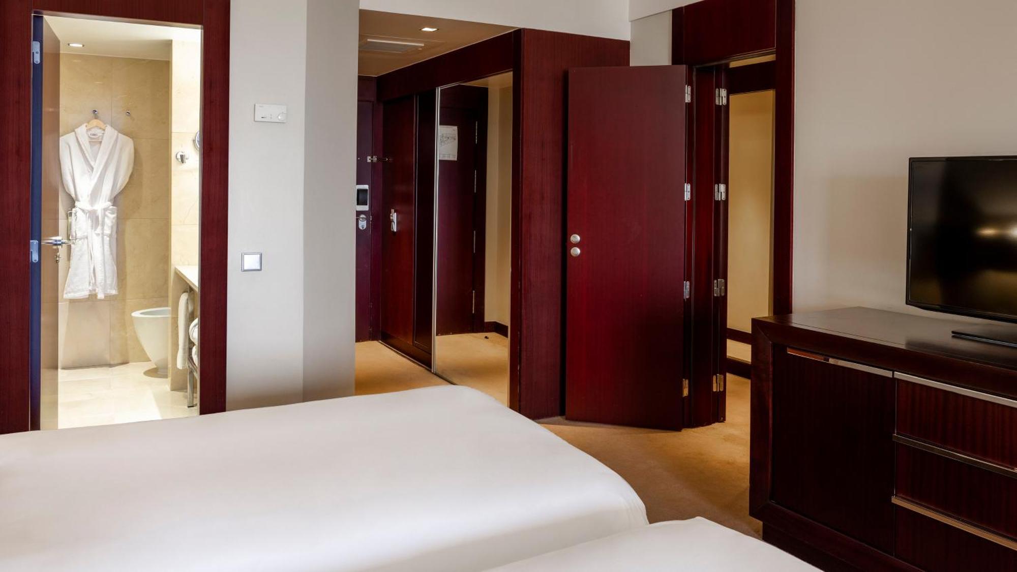 Crowne Plaza Porto By Ihg Hotel Luaran gambar A room at the hotel