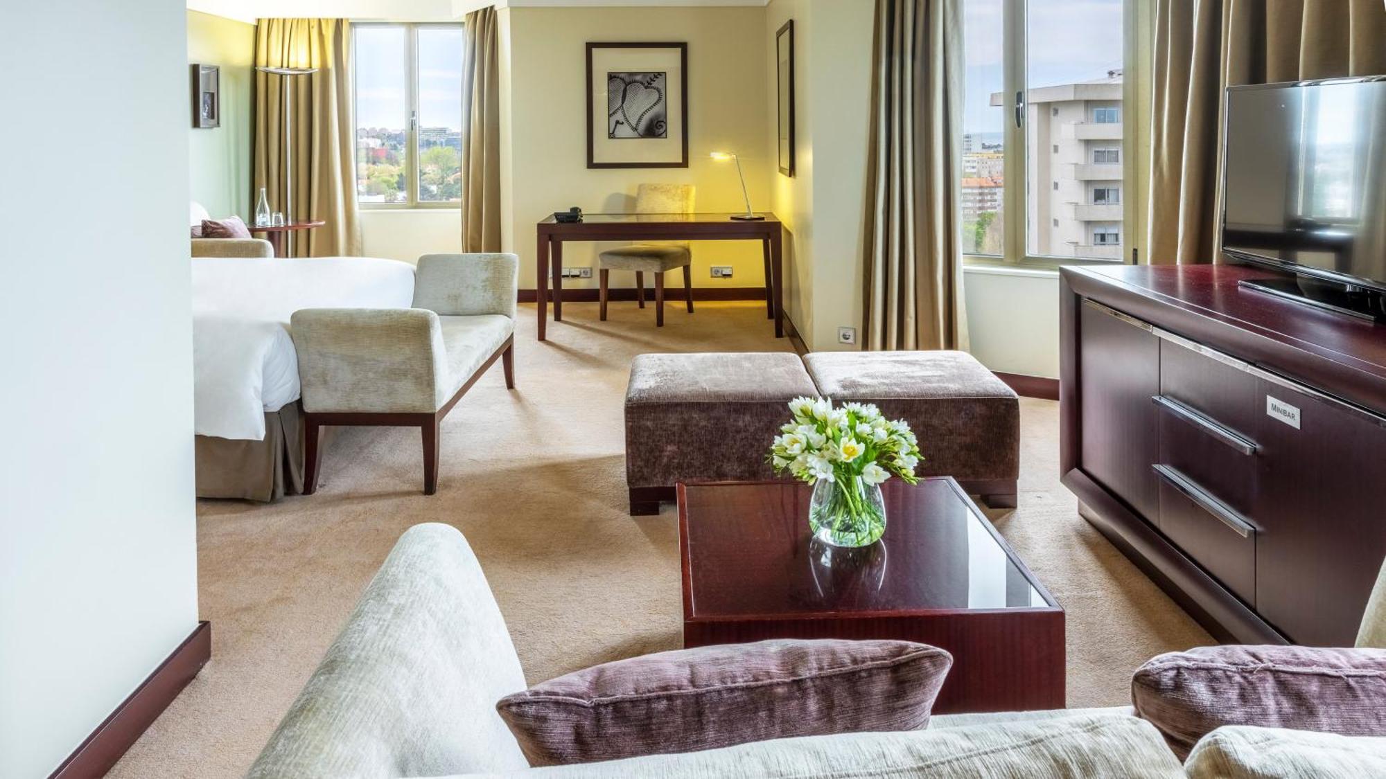 Crowne Plaza Porto By Ihg Hotel Luaran gambar Suite at the Hotel