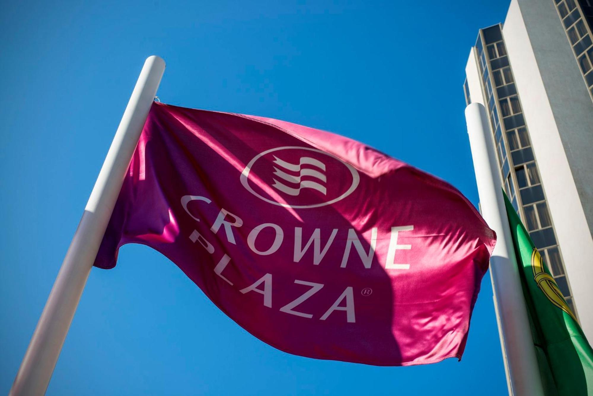 Crowne Plaza Porto By Ihg Hotel Luaran gambar Crown Plaza flag